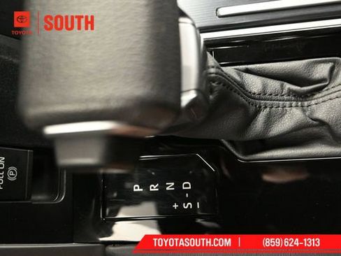 Used 2023 Toyota Sequoia Platinum image 17