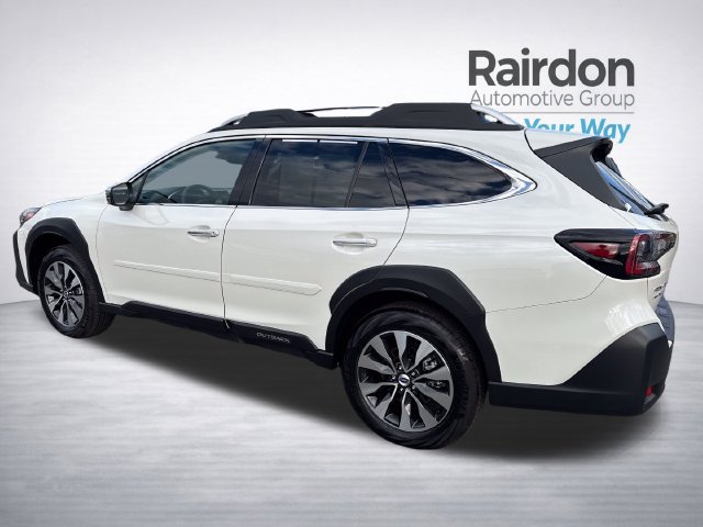 Used 2025 Subaru Outback Touring AWD/4WD image 5