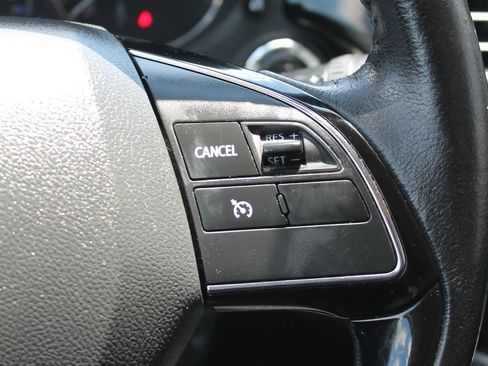 Used 2017 Mitsubishi Outlander SEL FWD image 28