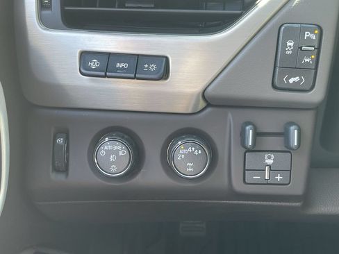 Used 2018 GMC Yukon XL Denali w/ Open Road Package AWD/4WD image 18