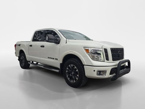 Used 2019 Nissan Titan PRO-4X w/ Pro-4x Convenience Package image 7