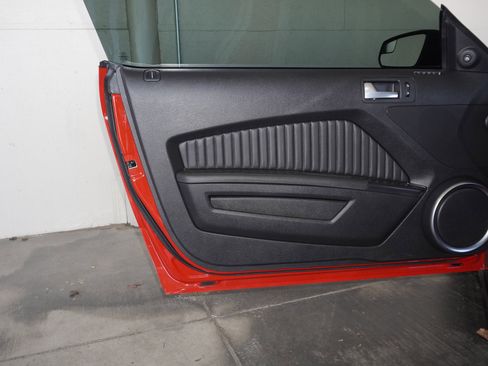 Used 2011 Ford Mustang Shelby GT500 w/ Electronics Pkg image 35