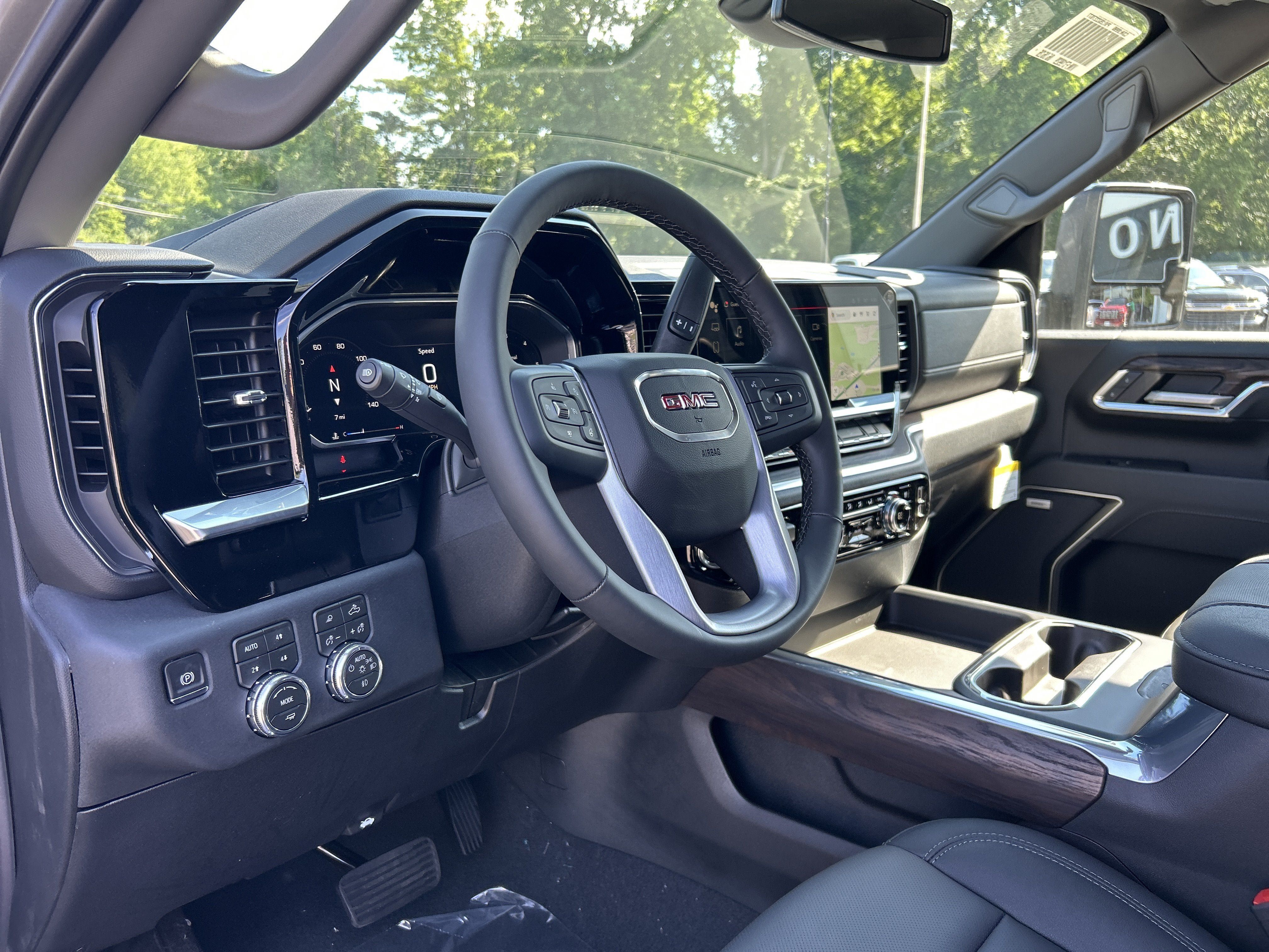 Used 2026 GMC Sierra 2500 SLT w/ SLT Premium Package AWD/4WD image 19