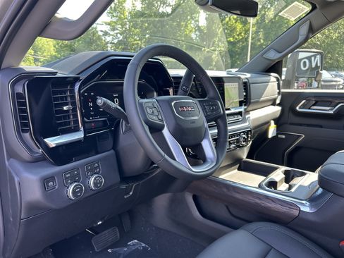Used 2026 GMC Sierra 2500 SLT w/ SLT Premium Package AWD/4WD image 19