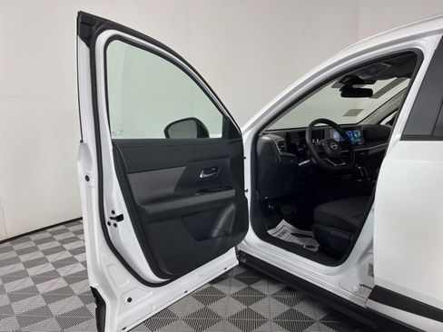 New 2026 Nissan Kicks SV image 16