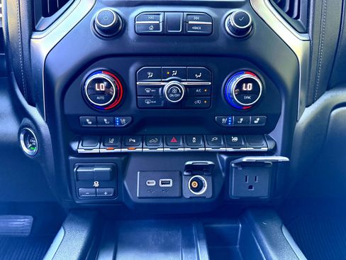 Used 2020 Chevrolet Silverado 2500 LTZ w/ LTZ Premium Package image 26