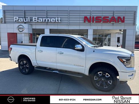 Certified 2021 Nissan Titan Platinum Reserve w/ Moonroof Package image 24