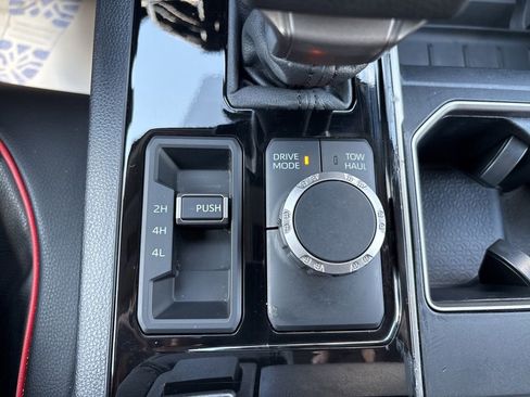 Used 2022 Toyota Tundra SR5 w/ SR5 Convenience Package AWD/4WD image 5