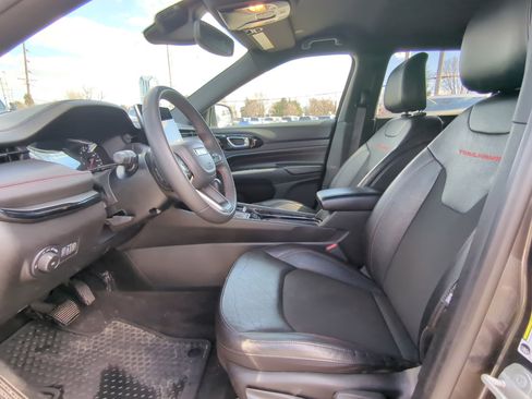 Used 2024 Jeep Compass Trailhawk image 20