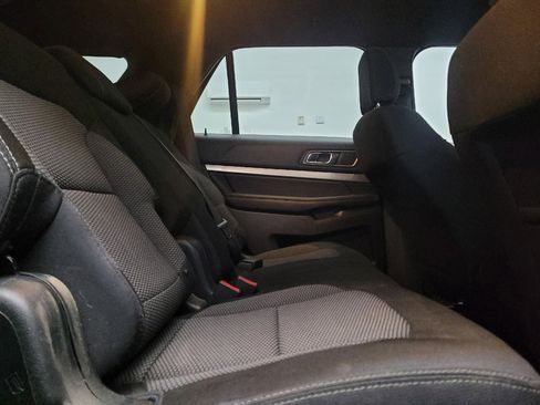 Used 2018 Ford Explorer XLT w/ Equipment Group 201A FWD image 19