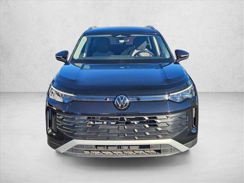 Used 2025 Volkswagen Tiguan S FWD image 2