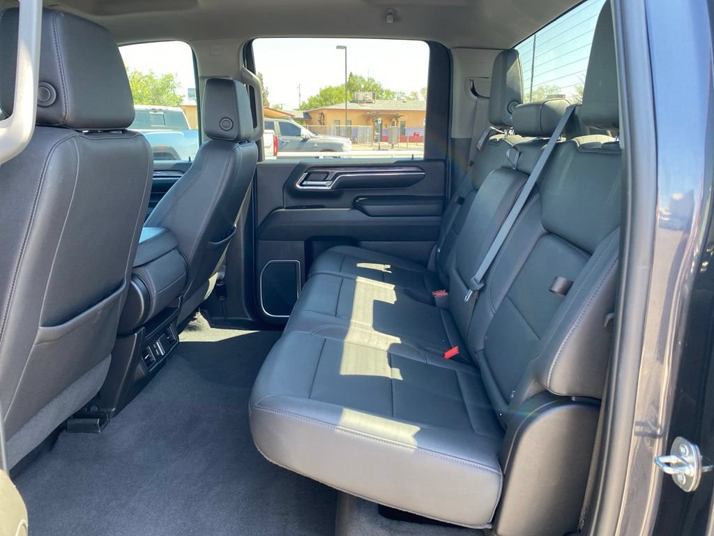 Used 2024 Chevrolet Silverado 2500 LTZ AWD/4WD image 29