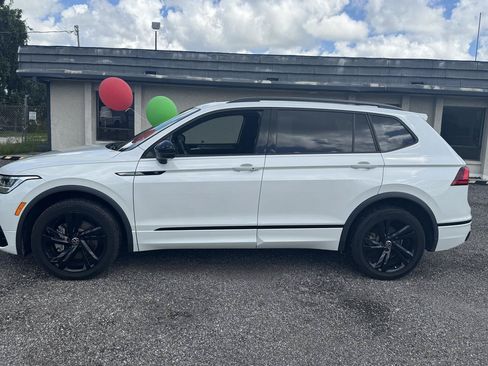 Used 2023 Volkswagen Tiguan SE R-Line FWD image 3