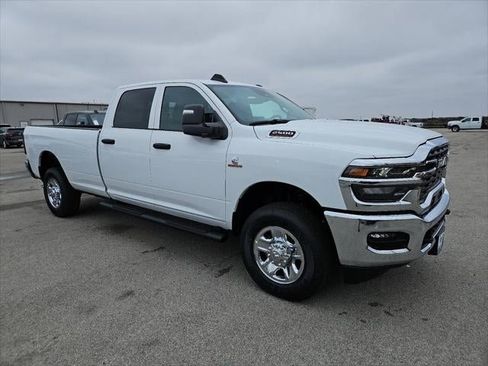 New 2026 RAM 2500 Tradesman AWD/4WD image 39