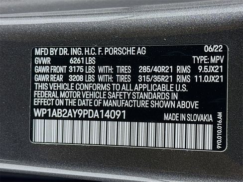 Used 2023 Porsche Cayenne S image 34