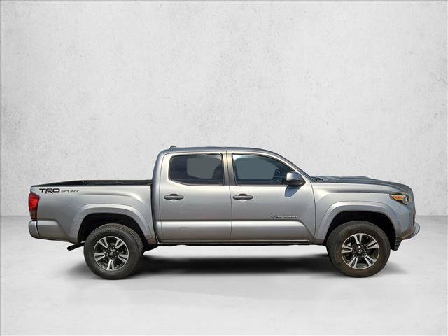 Used 2017 Toyota Tacoma TRD Sport w/ Tow Package RWD image 4