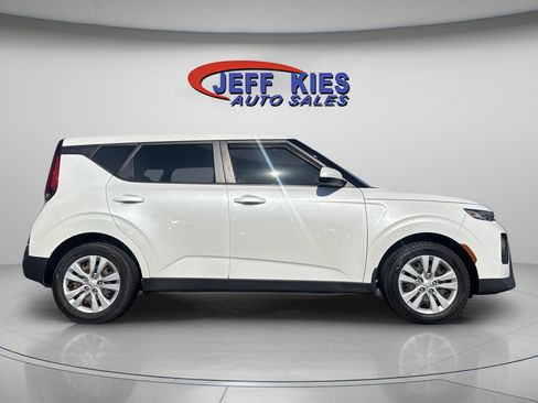 Used 2020 Kia Soul LX FWD image 4