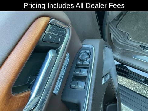 Used 2023 GMC Sierra 1500 Denali AWD/4WD image 8