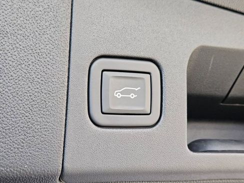 Certified 2022 Cadillac XT5 Premium Luxury w/ Technology Package image 30