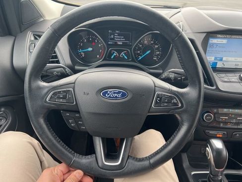 Used 2019 Ford Escape SEL image 8