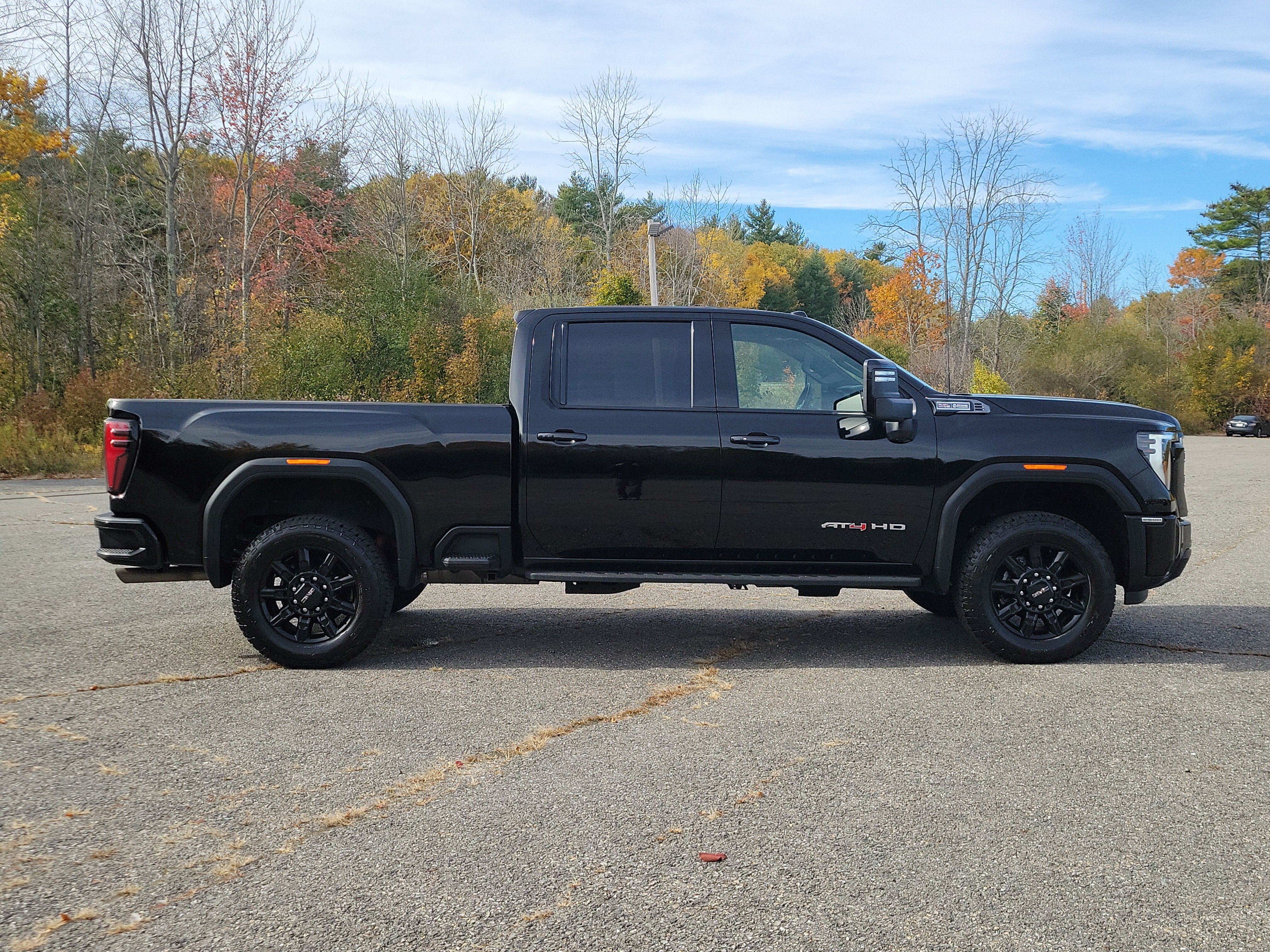 Used 2026 GMC Sierra 2500 AT4 w/ AT4 Premium Plus Package AWD/4WD image 4