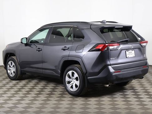 Used 2019 Toyota RAV4 LE image 7