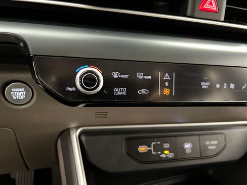 Used 2026 Kia Carnival LXS FWD image 63