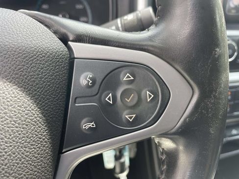 Used 2017 Chevrolet Colorado LT AWD/4WD image 23