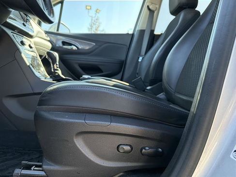 Used 2022 Buick Encore Preferred w/ Safety Package image 14