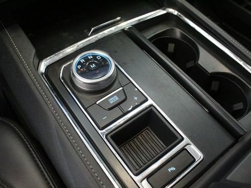Used 2024 Ford Expedition XLT RWD image 16