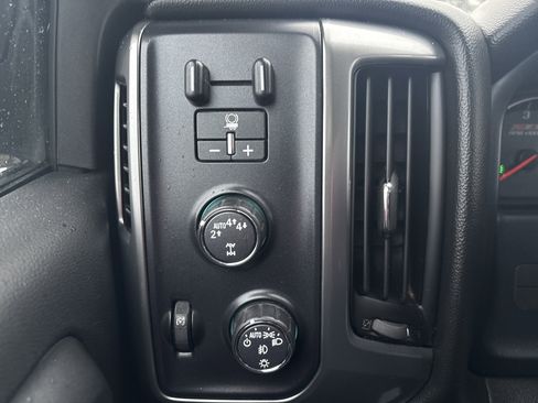 Used 2017 Chevrolet Silverado 1500 LT w/ All Star Edition image 29