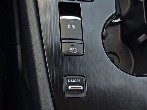 Used 2025 Nissan Rogue SV FWD image 26