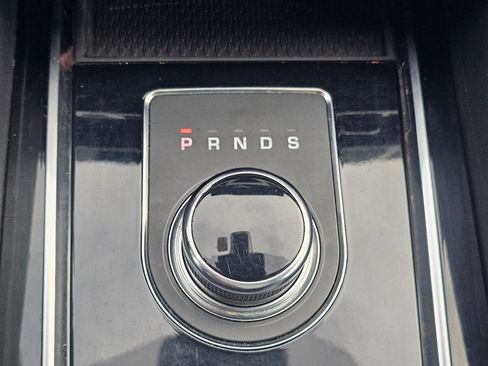 Used 2019 Jaguar F-PACE Premium image 35