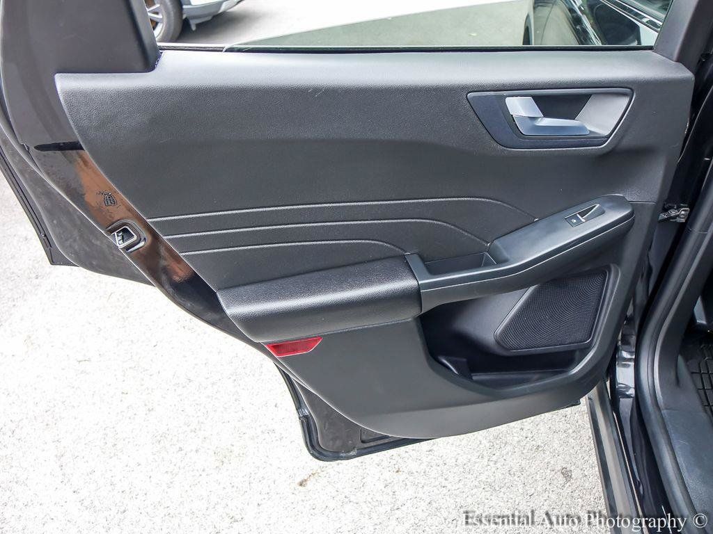 Used 2023 Ford Escape Platinum AWD/4WD image 24