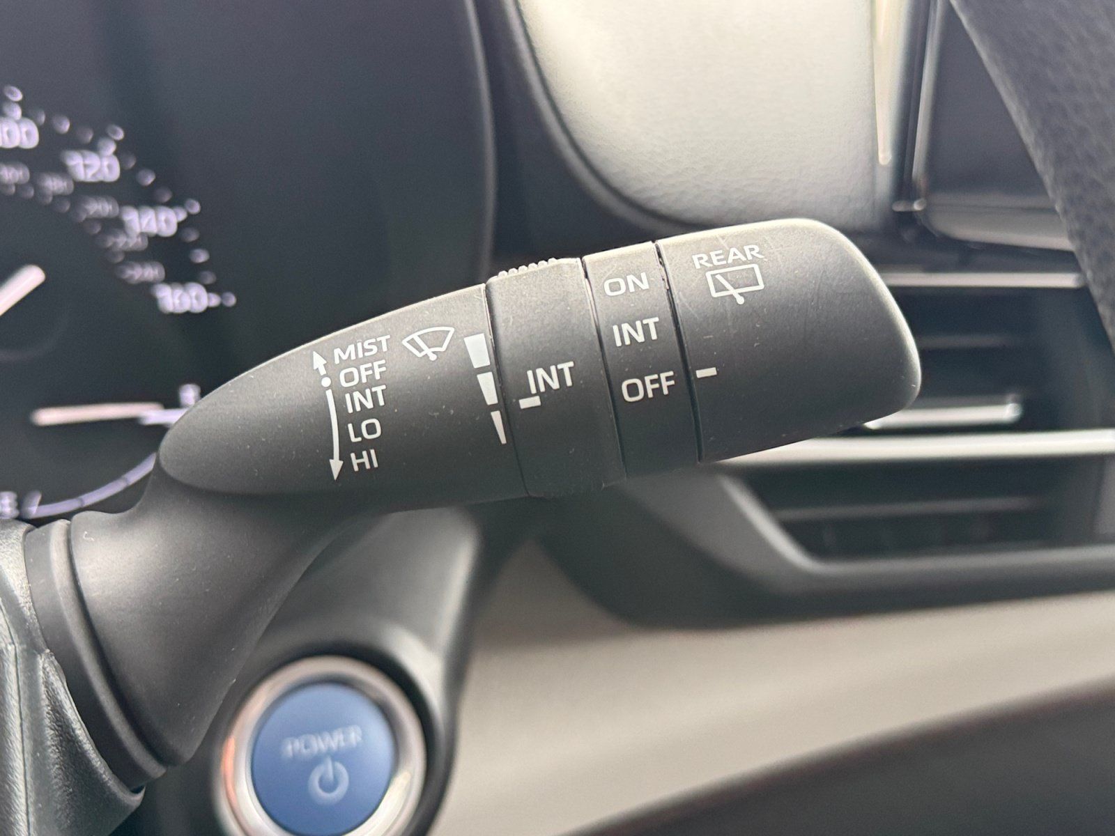 Used 2024 Toyota Sienna LE FWD image 19