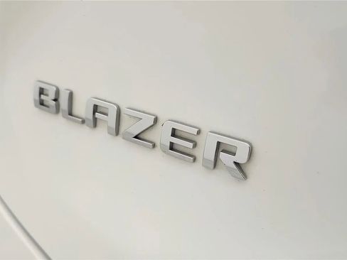 Used 2024 Chevrolet Blazer LT w/ Convenience Package FWD image 17