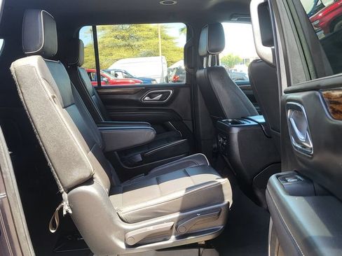 Used 2023 Chevrolet Suburban Premier AWD/4WD image 19