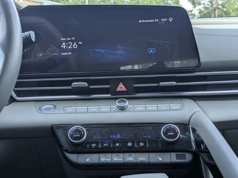 Used 2024 Hyundai Elantra SEL w/ Convenience Package FWD image 5