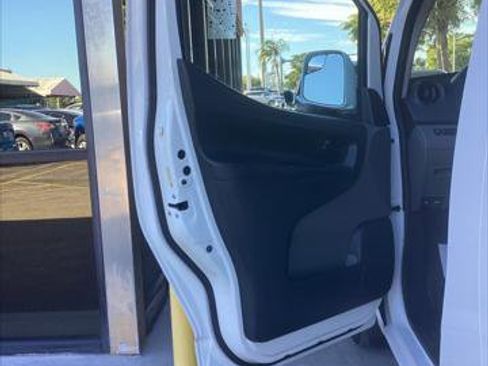 Used 2015 Nissan NV200 SV w/ Technology Package image 18