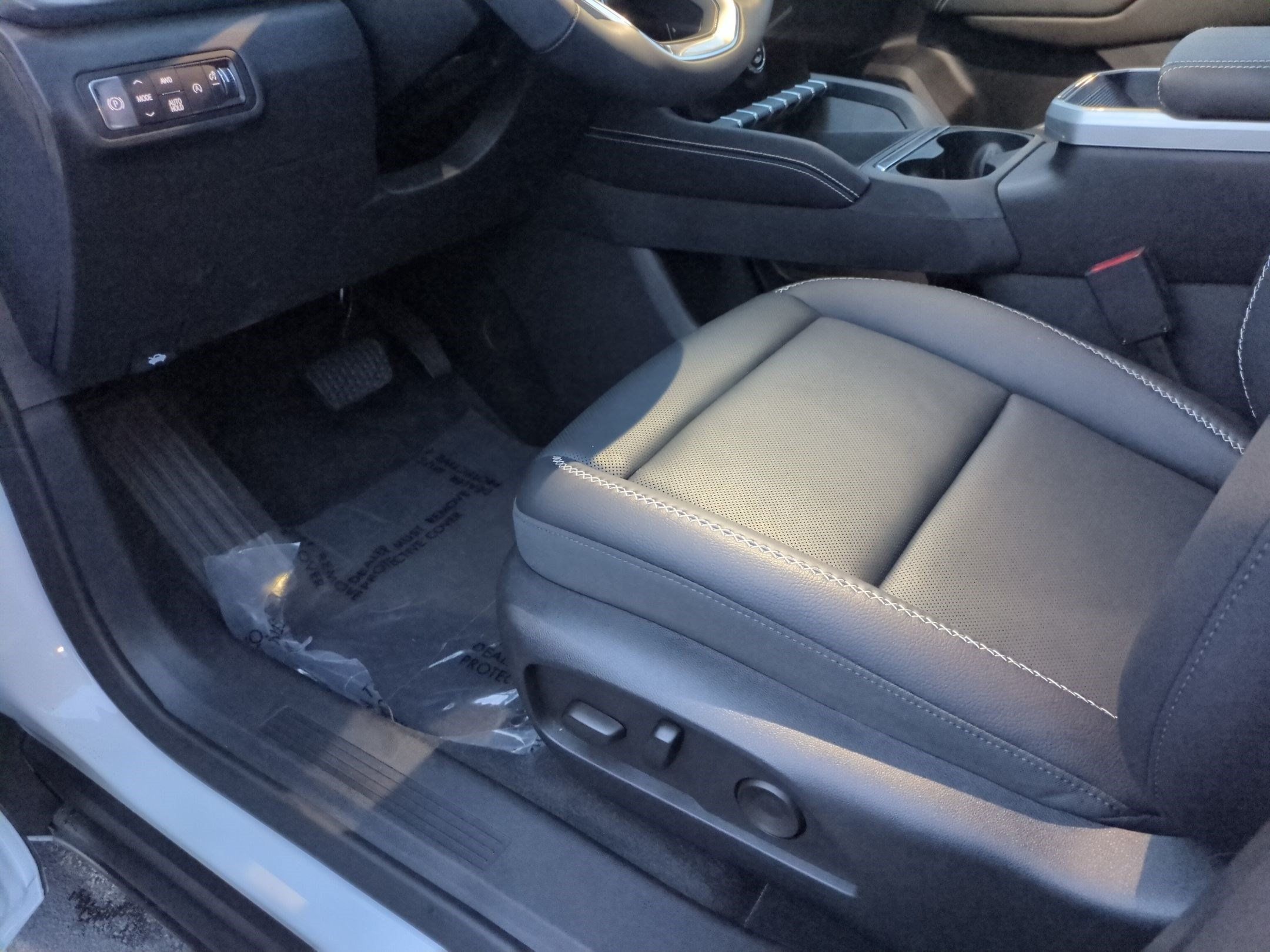 Used 2026 GMC Terrain Denali w/ LPO, Floor Liner Package AWD/4WD image 17