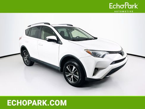 Used 2018 Toyota RAV4 XLE FWD image 1