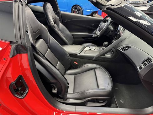 Used 2019 Chevrolet Corvette Stingray Coupe w/ 1LT RWD image 21