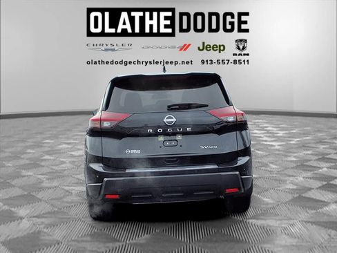 Used 2024 Nissan Rogue SV image 27