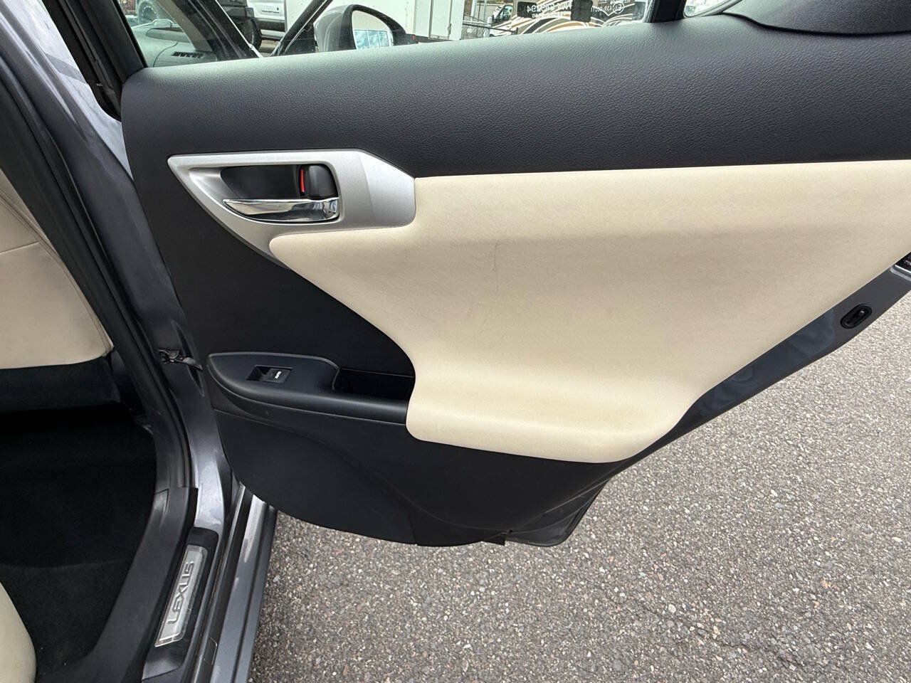 Used 2013 Lexus CT 200h w/ Seat Comfort Pkg FWD image 25