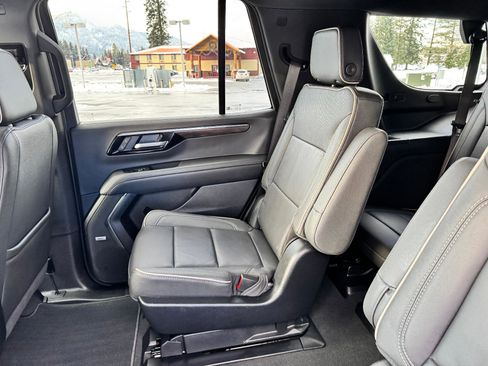 Used 2025 Chevrolet Tahoe Premier image 16