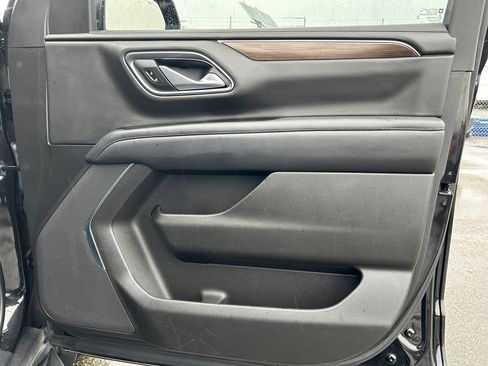 Used 2022 GMC Yukon XL SLE image 25