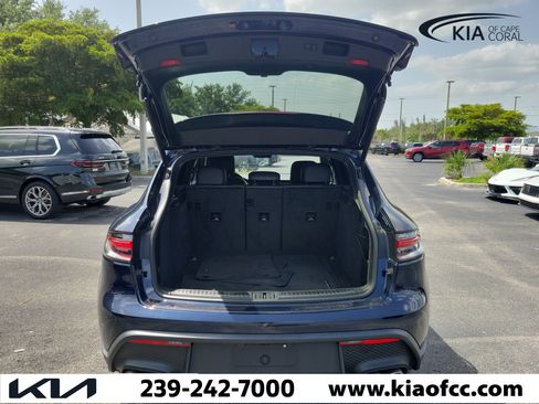 Used 2022 Porsche Macan S AWD/4WD image 10