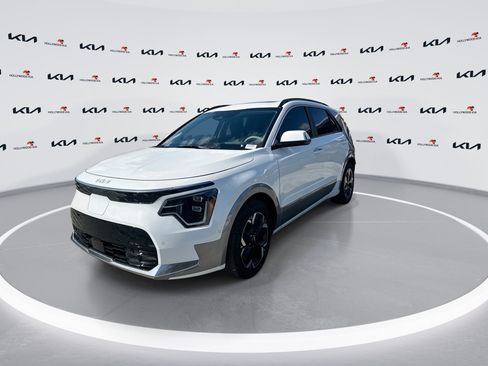 New 2025 Kia Niro Wave w/ Wave Preserve Package FWD image 4