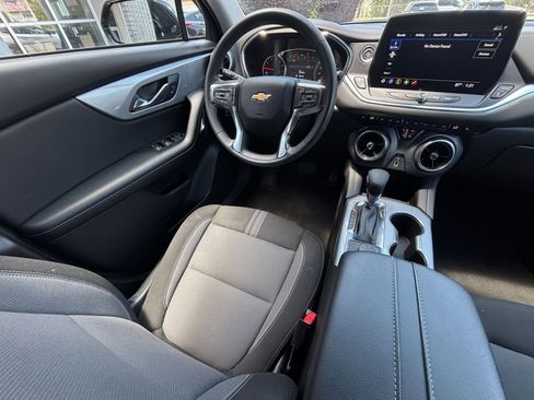 Used 2025 Chevrolet Blazer LT FWD image 35