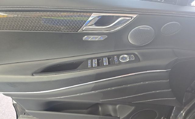 Used 2025 Genesis GV80 3.5T e-SC AWD/4WD image 9